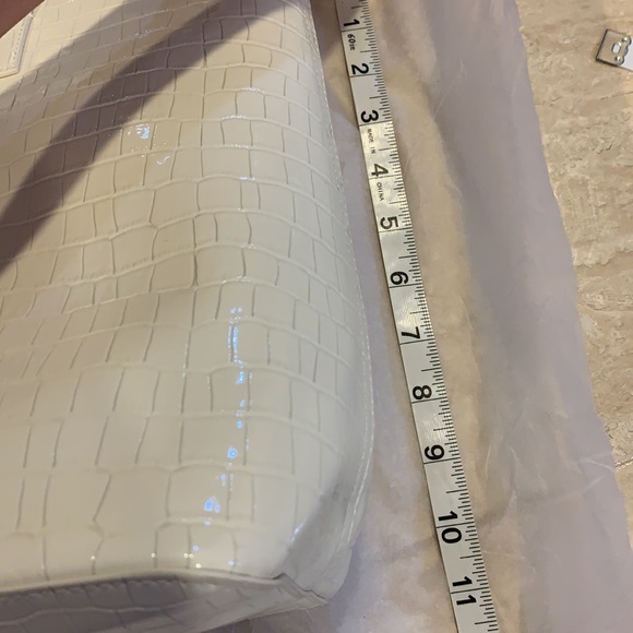 Large Tote - Picture 6 of 10